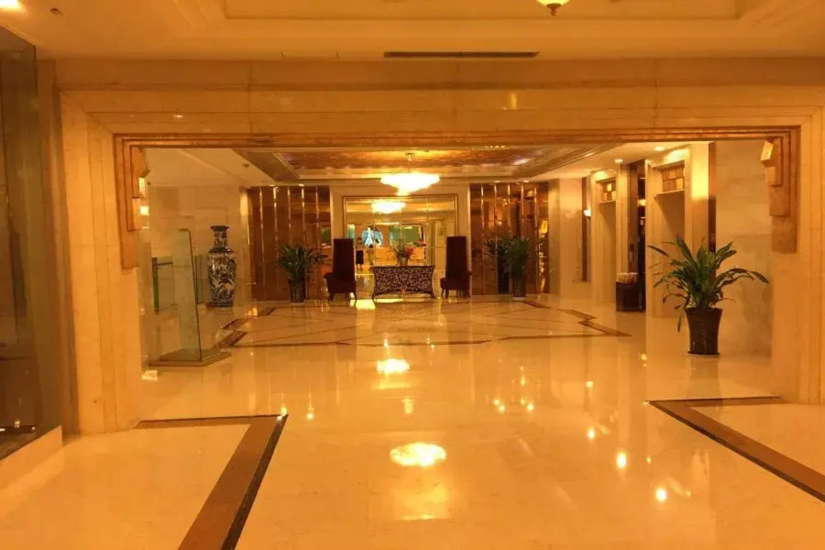 Chengdu Xinliang Hotel