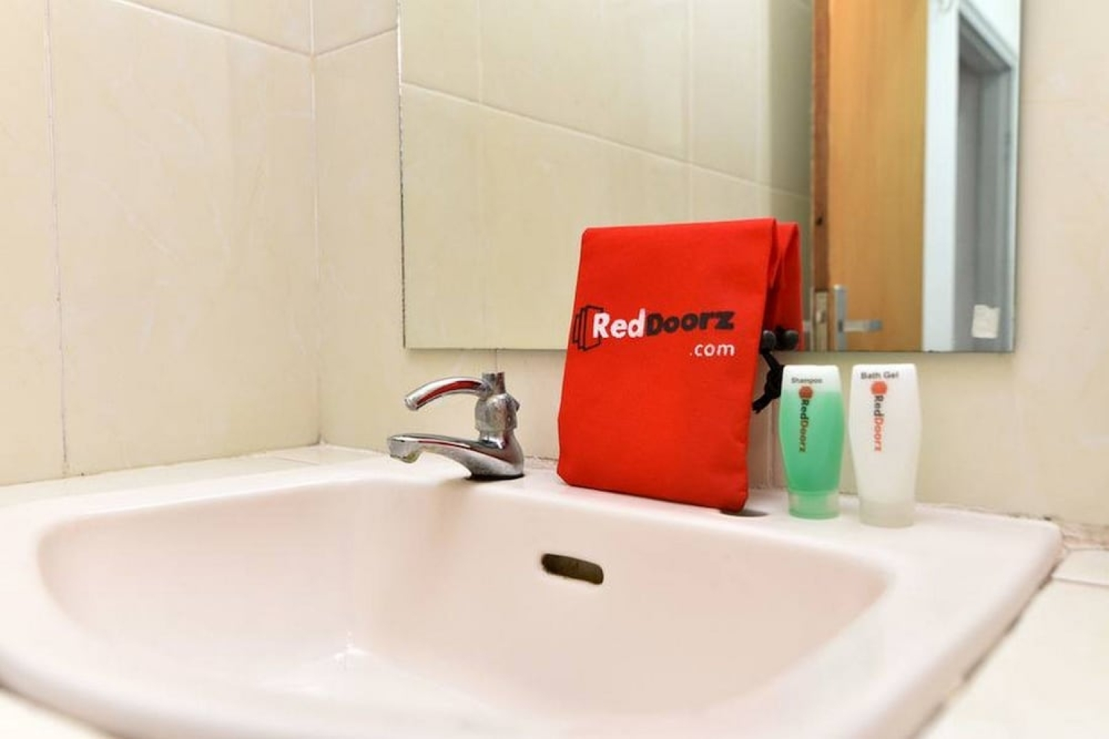 RedDoorz near Tanjung Benoa Beach