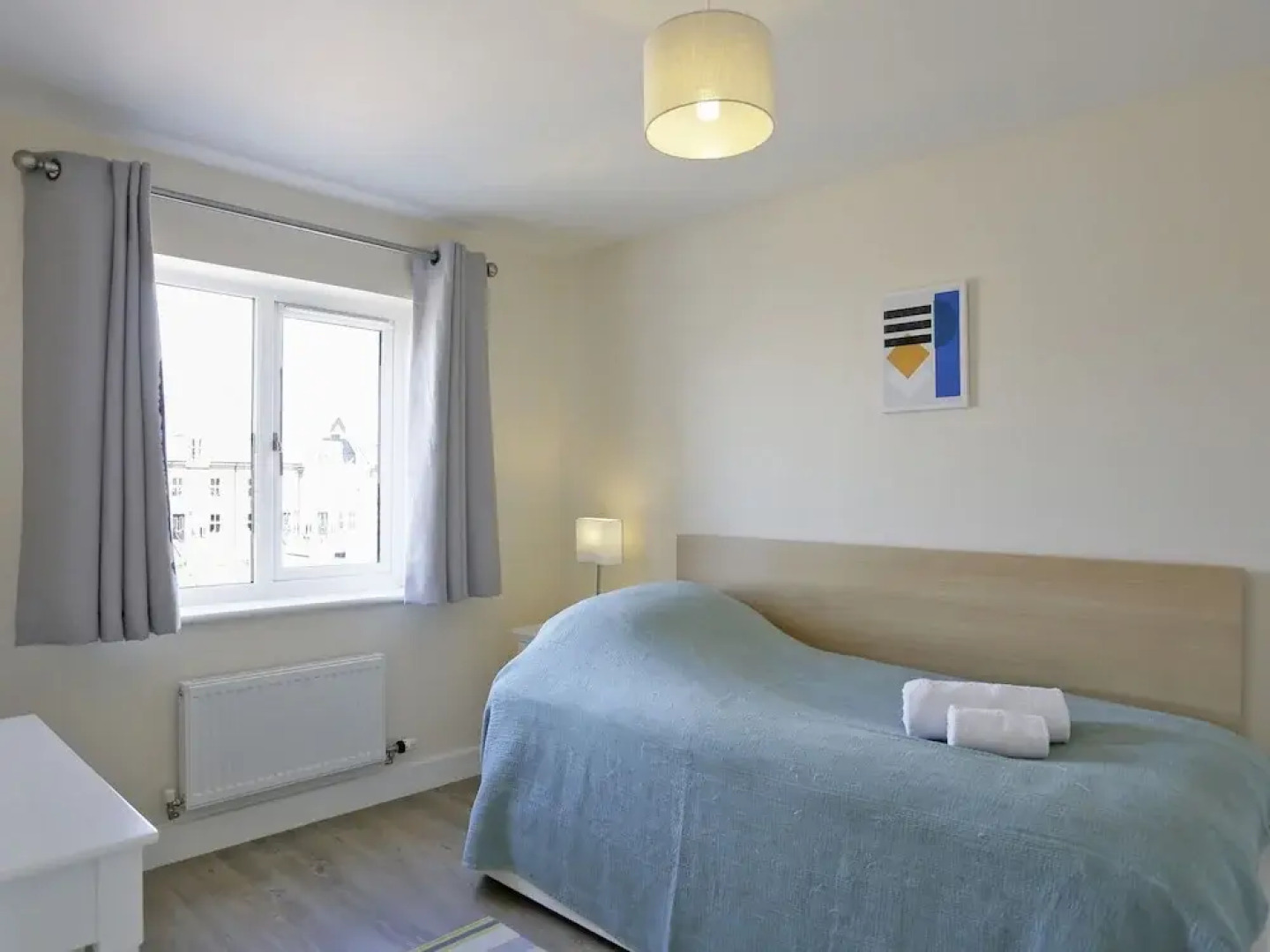 Modernly Furnished Holiday Home With Balcony, Near Felixstowe Beach