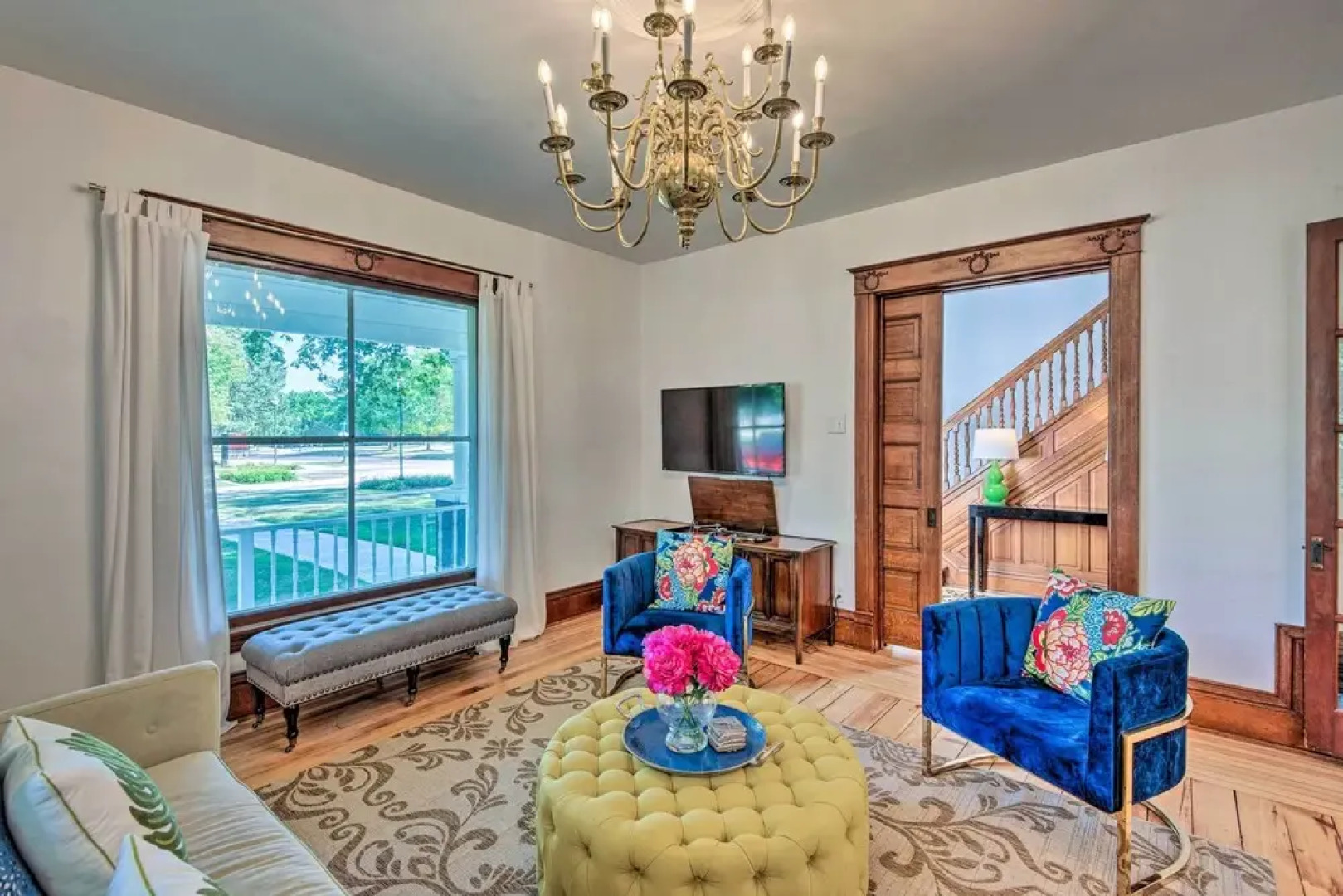 Dtwn Stunning Spirit Lake Escape - Walk to Shore!