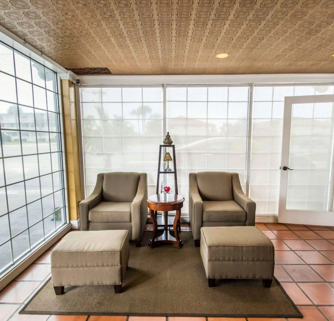 Econo Lodge Cocoa Beach - near the Port