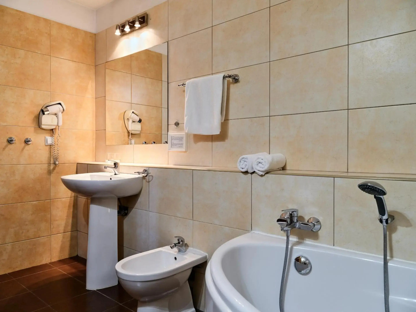 Centrum Hotelowo-Konferencyjne Witek