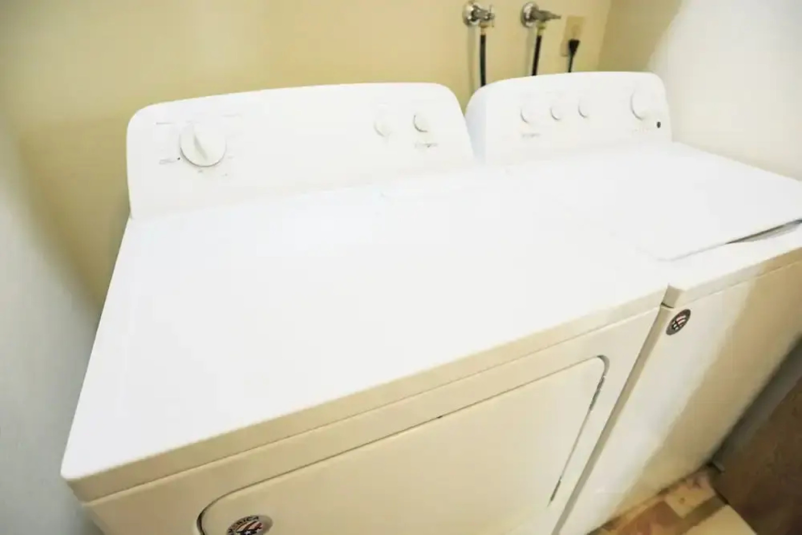 Spacious 3 BR 2B House Sunnyvale Park