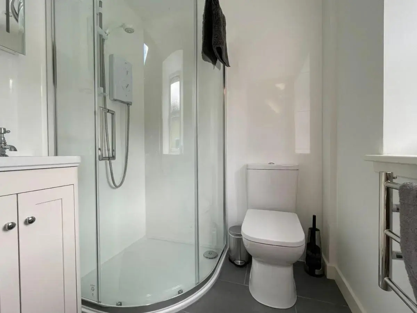 Glacour Studio Cottage