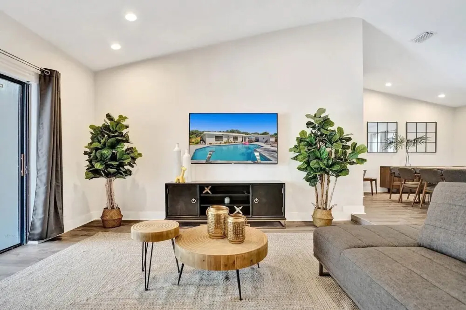 7 Br Home with Pool Gameroom & Soccer