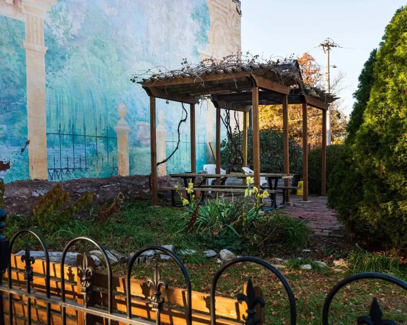 Bordeaux - Luxe LF Square Apts with Rooftop by Zencity