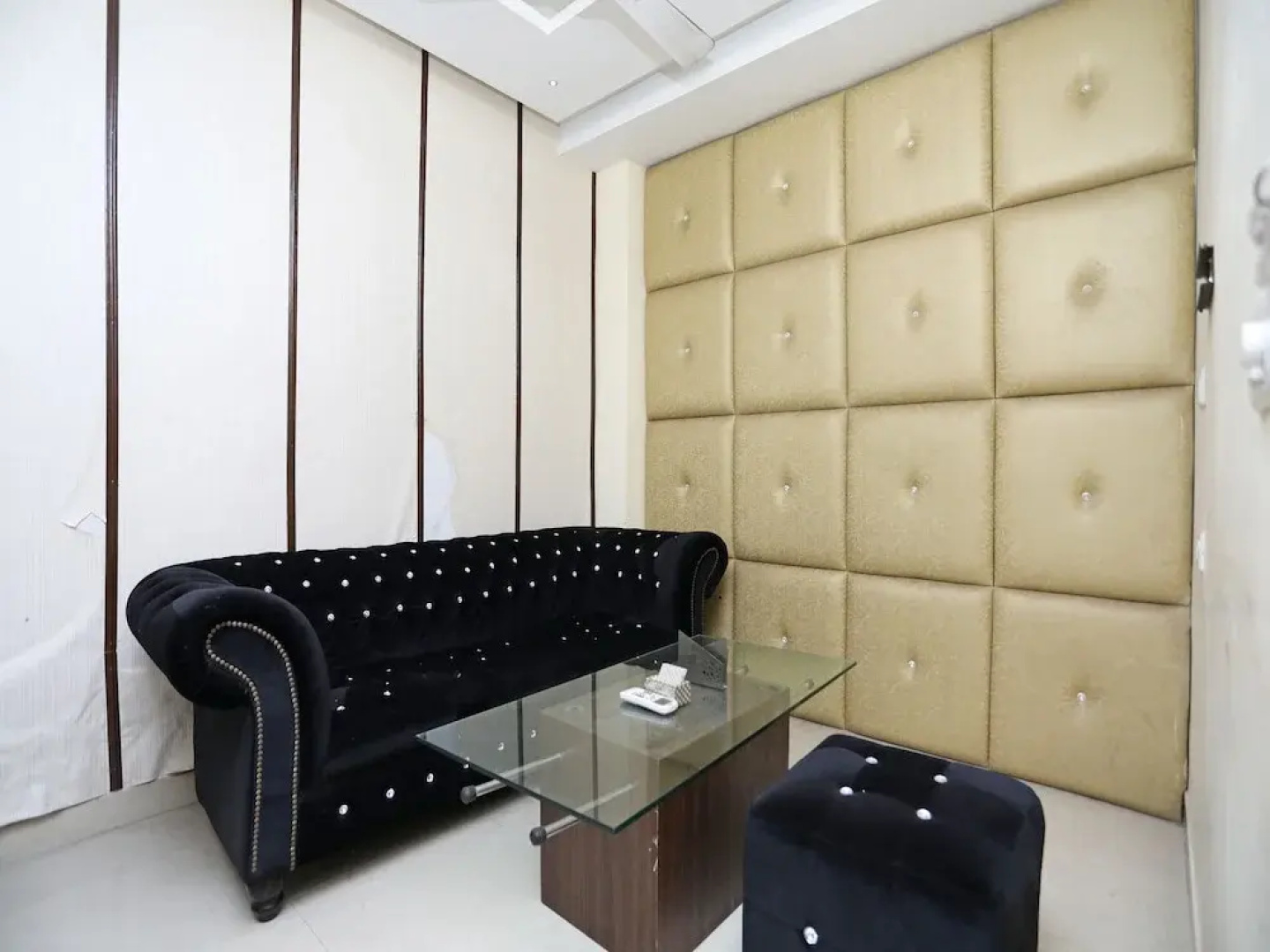Skylark Hotel by OYO Rooms