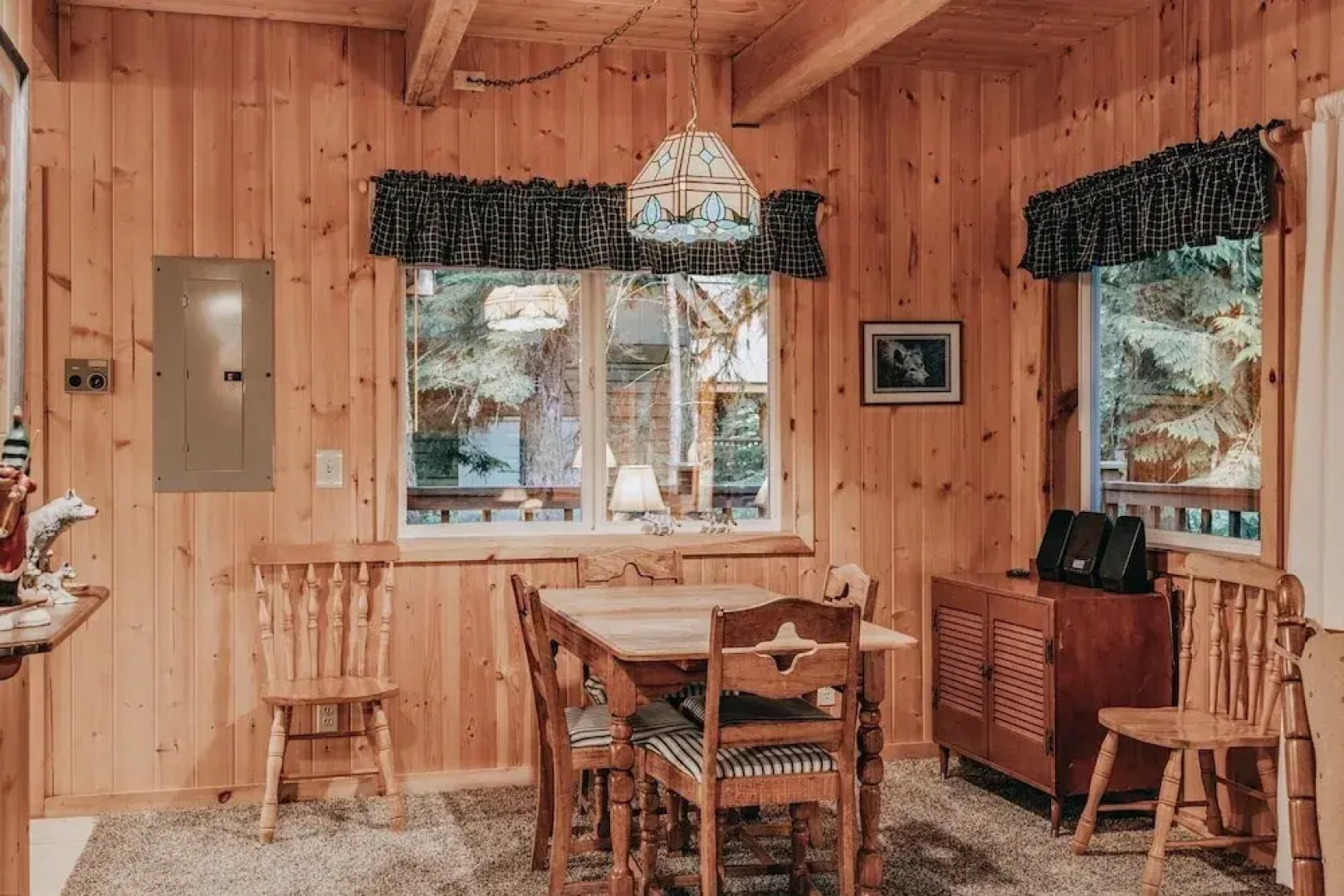 32mbr - Bbq - Pets Ok - Wood Stove - Sleeps 7 3 Bedroom Home by RedAwning