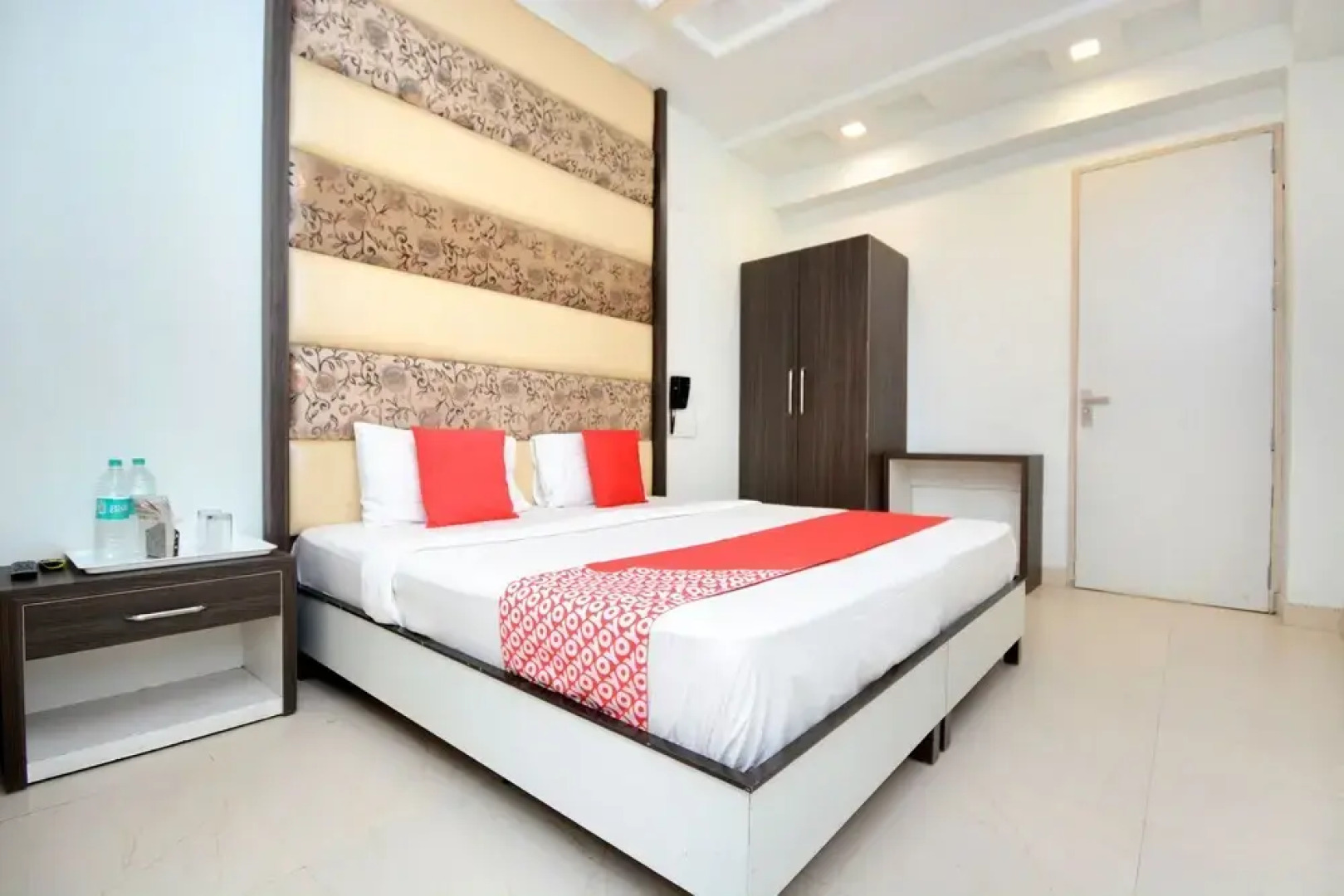 OYO 35679 Hotel Sunrise