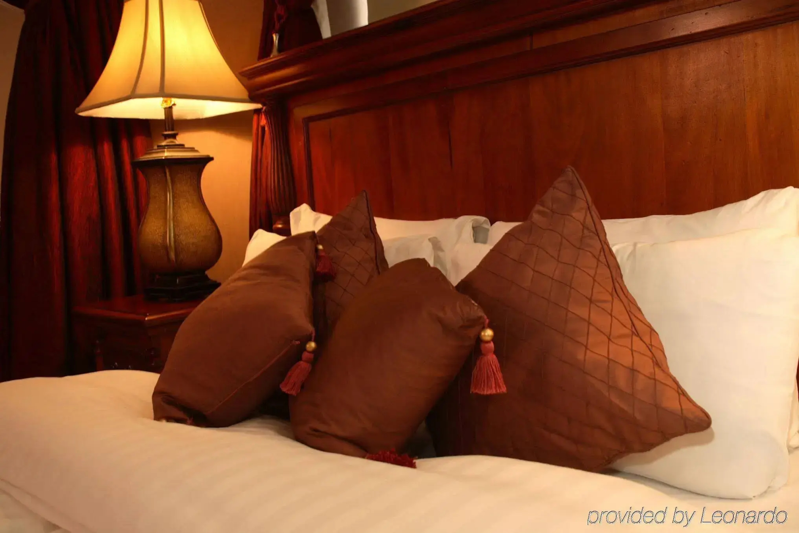 Sir Thomas Hotel