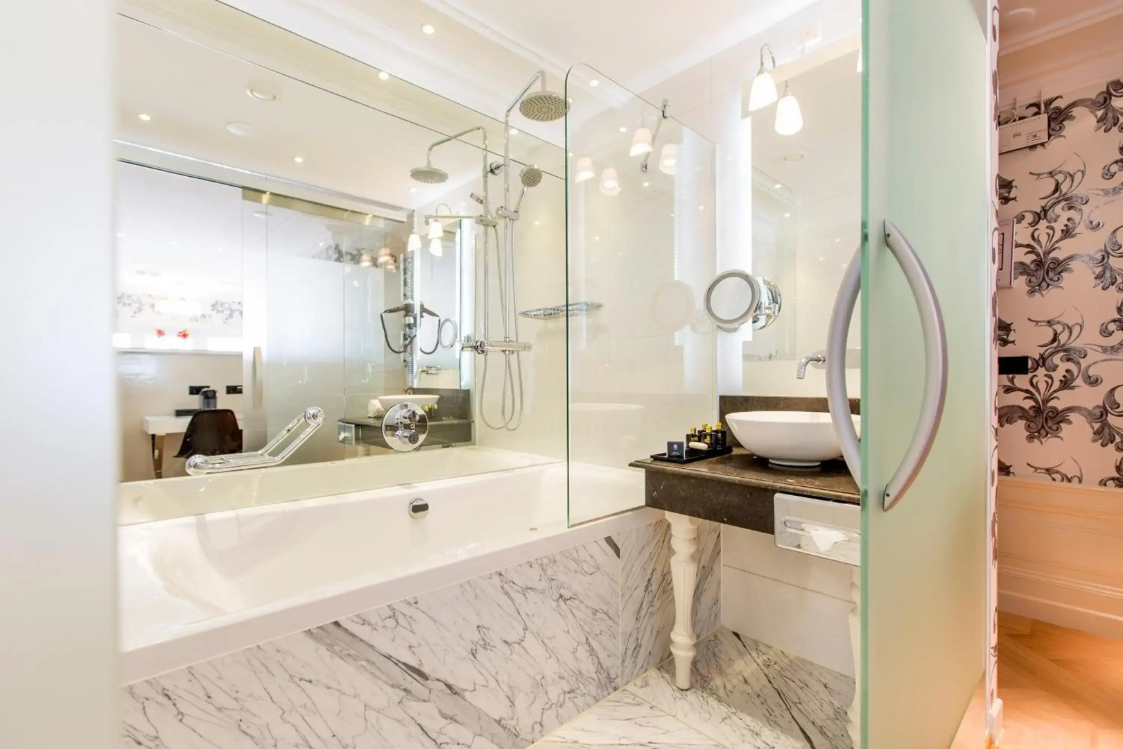 The Amsterdam Canal Hotel