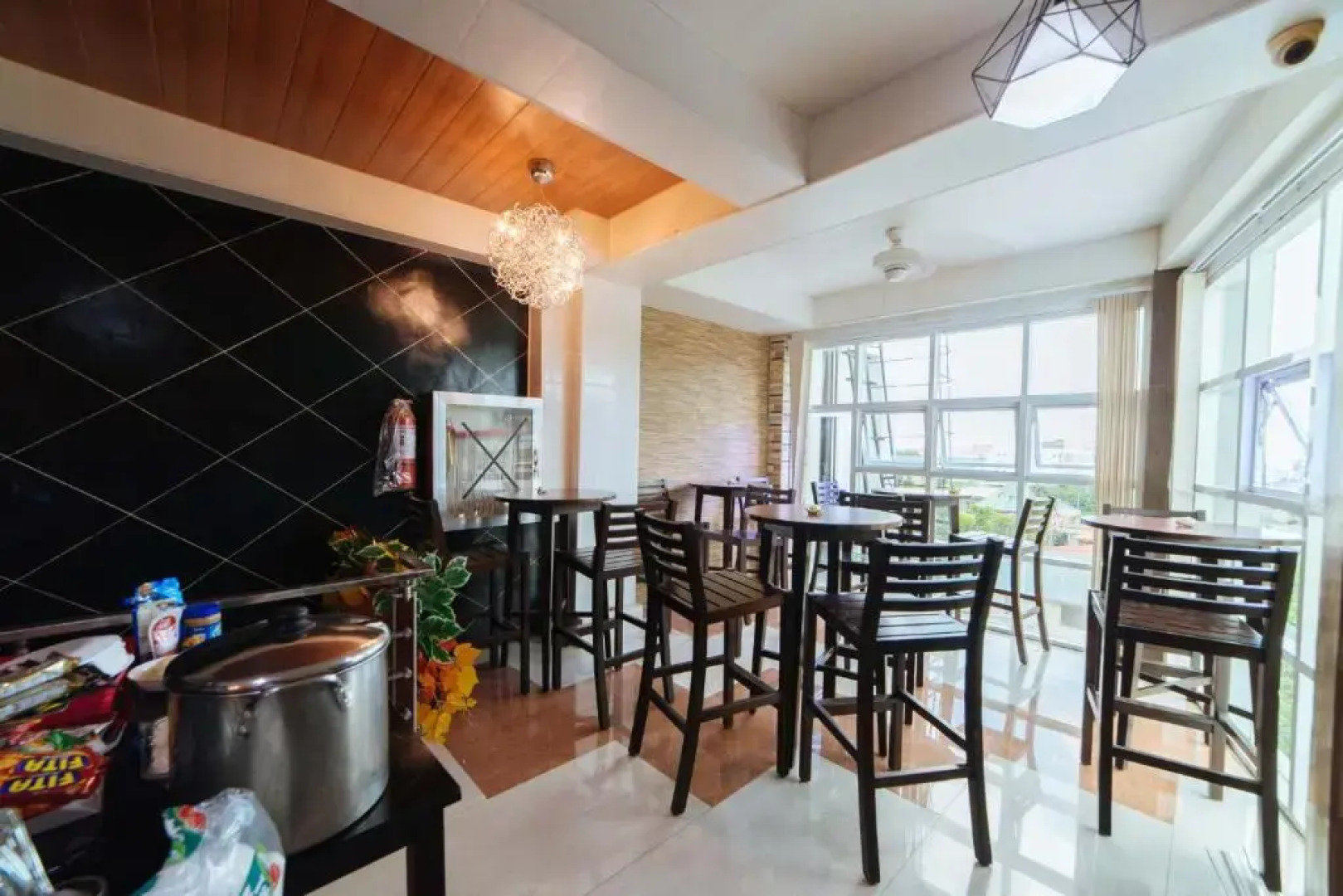 RedDoorz@Lawaan Roxas City