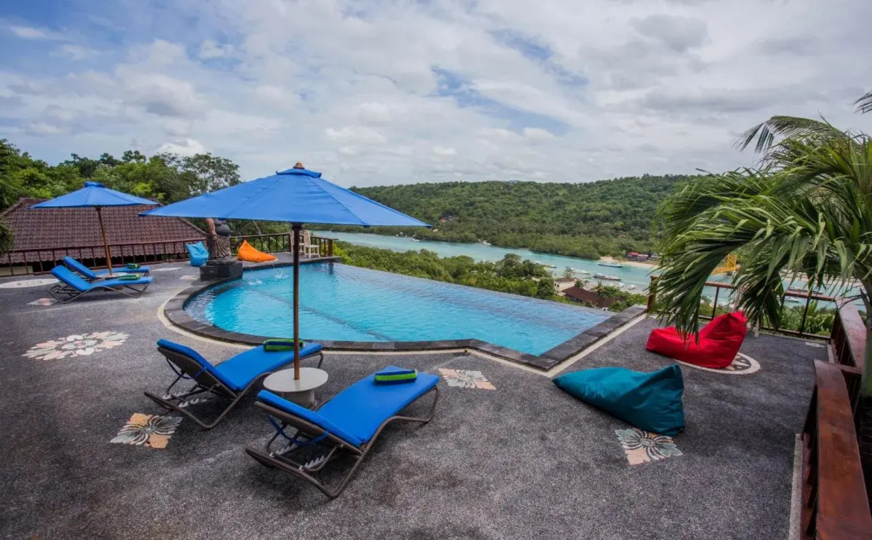 Bukit Ancak Lembongan Villa