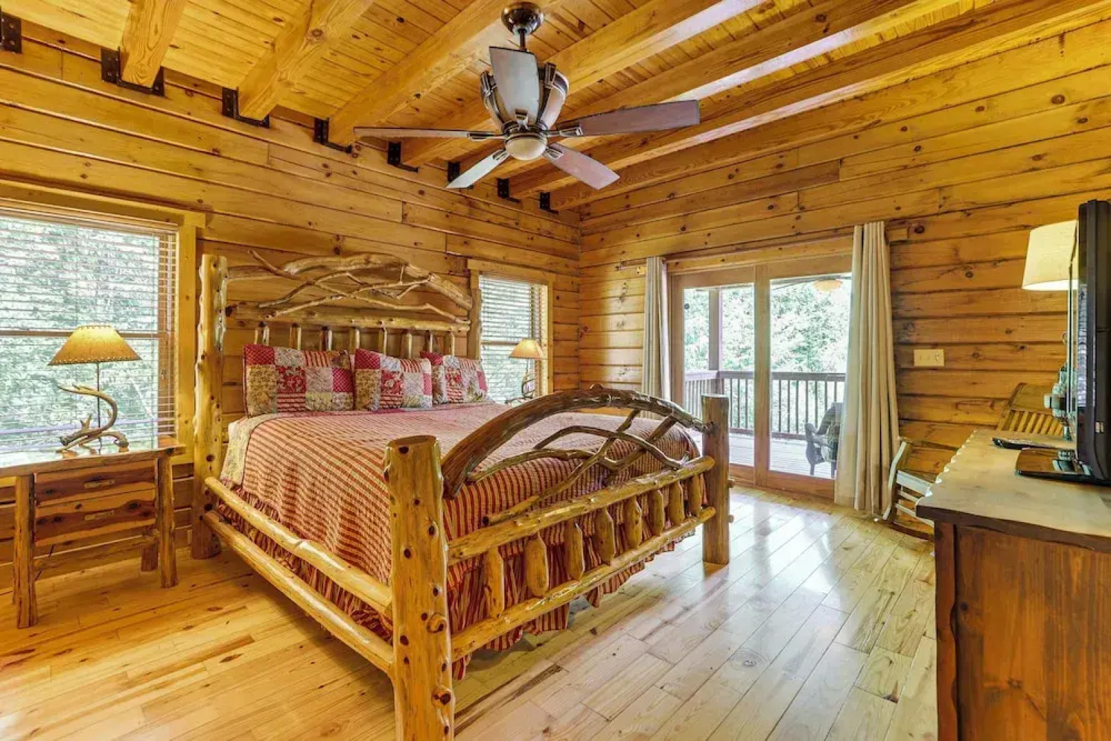 Charming Lake Hartwell Retreat w/ Game Room