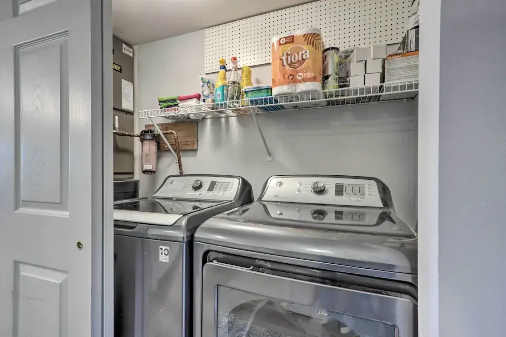 Pool Access & Lake Views: Camdenton Condo