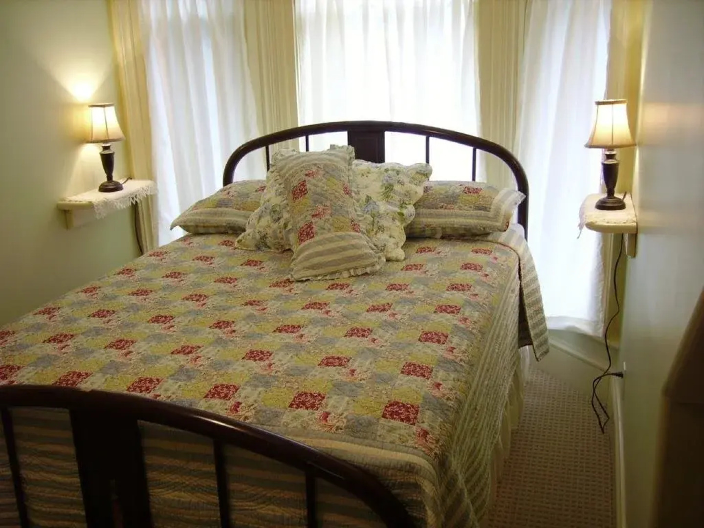 Old Riverside Lodge B & B