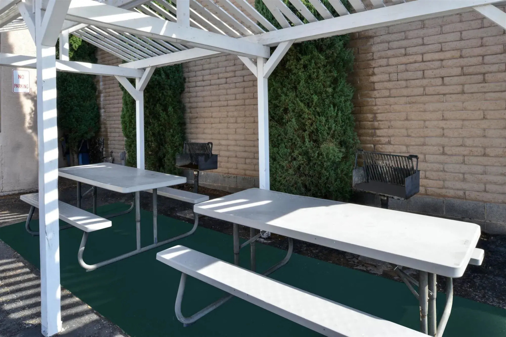 Americas Best Value Inn - Page