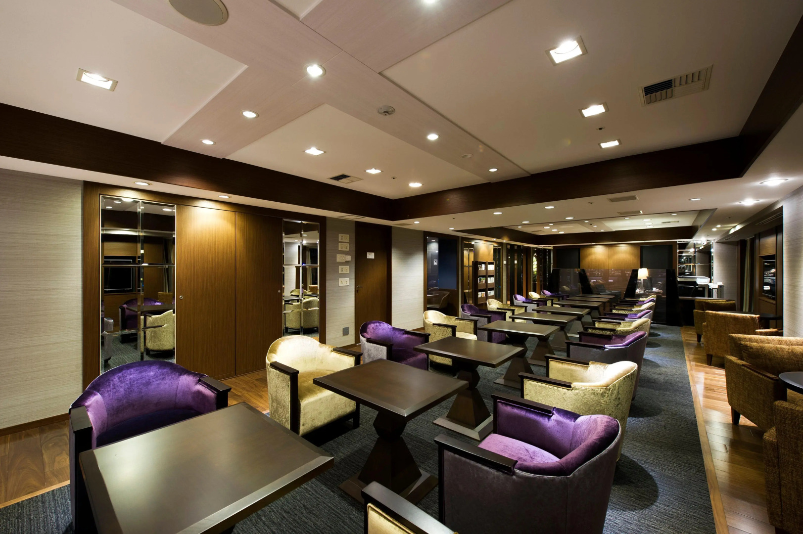 Отель ANA Crowne Plaza Hiroshima, an IHG Hotel