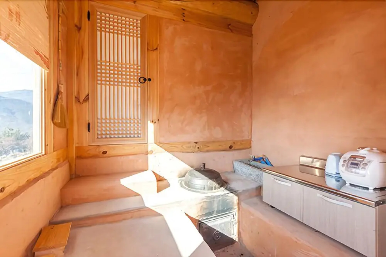 Hadong Jjillekkoch Hill Pension