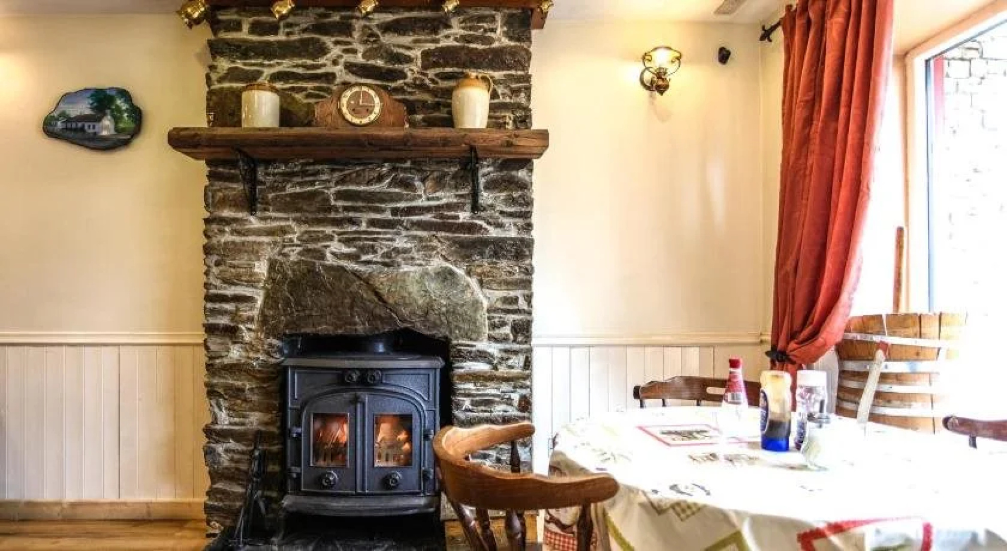 Cosy Cottage with open fire