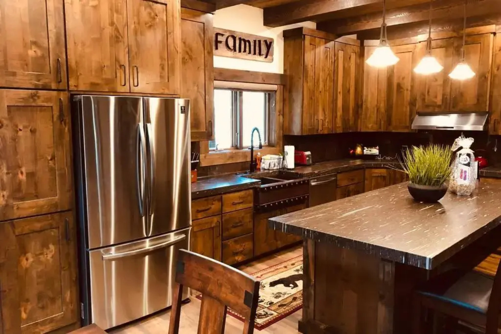 Yellowstone Crossing Lodge