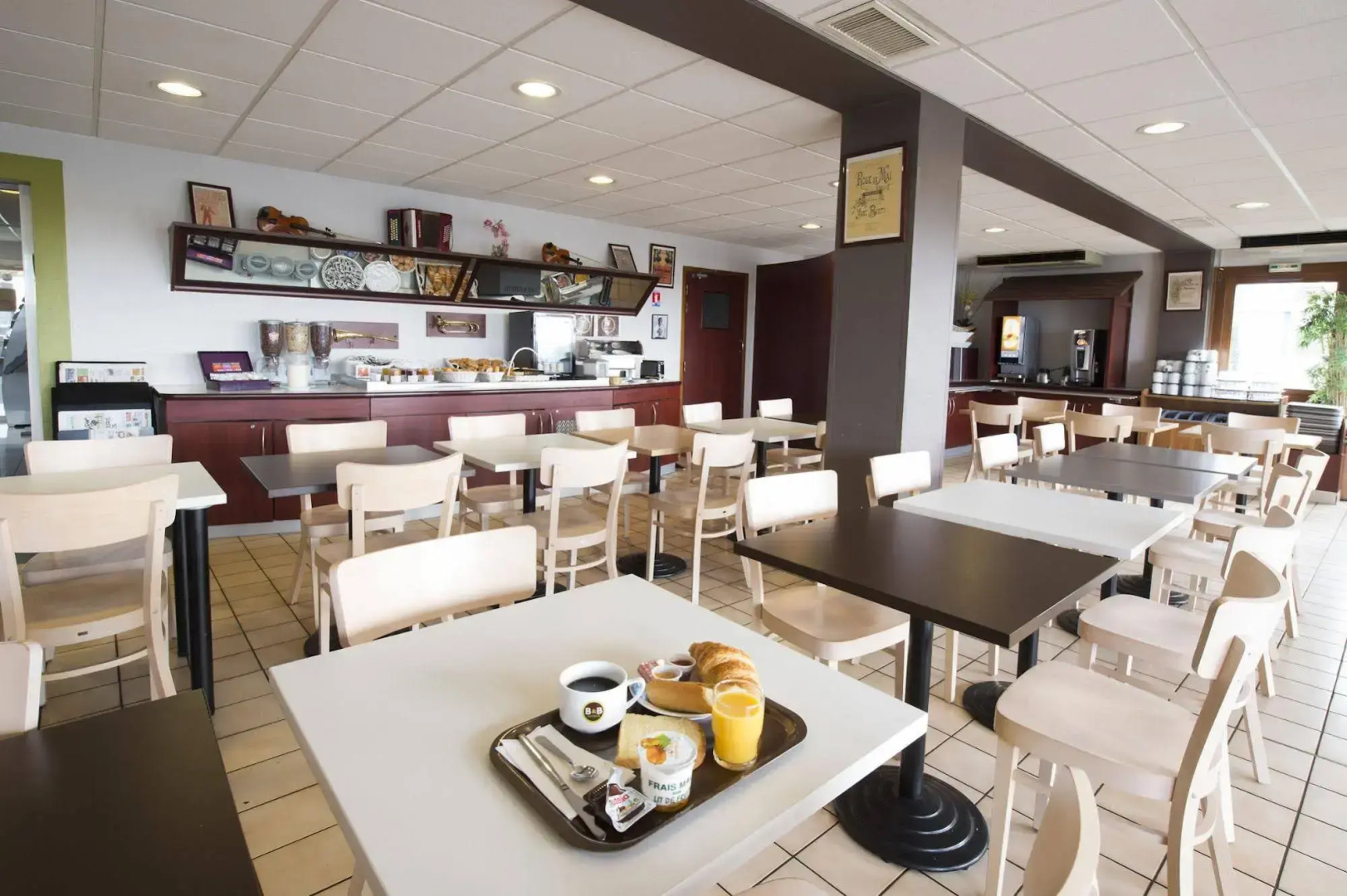 Kyriad Direct Poitiers - Gare du Futuroscope