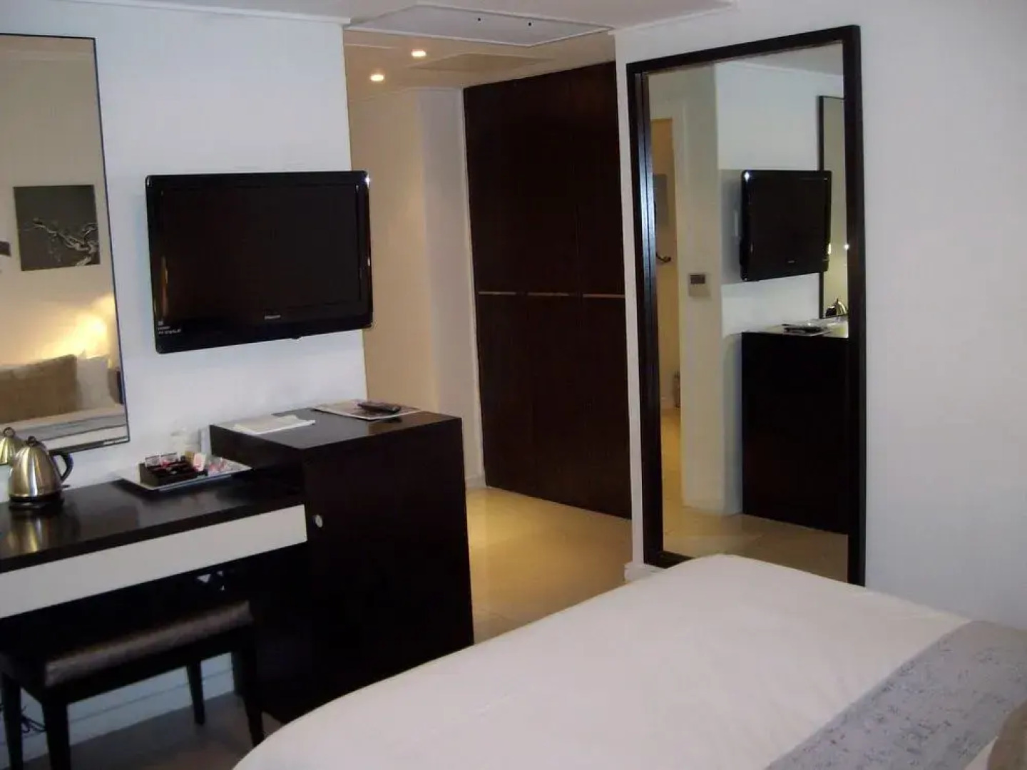 Urban Hip Hotels - The Nicol