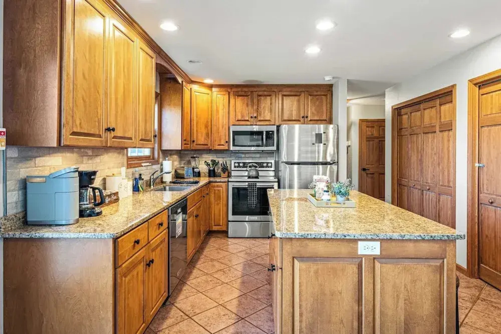 Laker's Pointe by Avantstay Lakefront Private Peninsula Hot Tub, Game Room