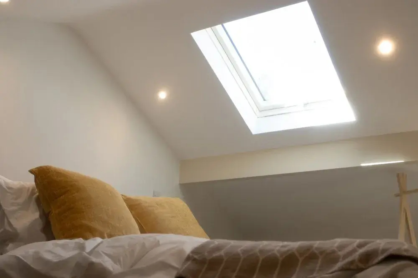 Honey Bee Cottage, Tiny House, Welshpool