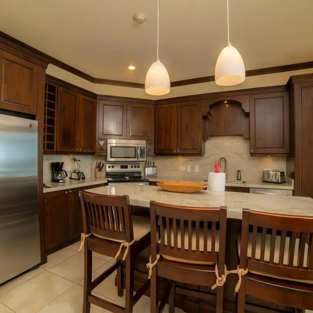 Altavista 5A 3 bdr 3 Bath Ocean View