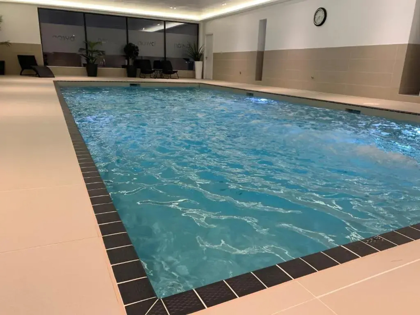 3 Middlecombe - Indoor Pool & 4 min walk to Beach!