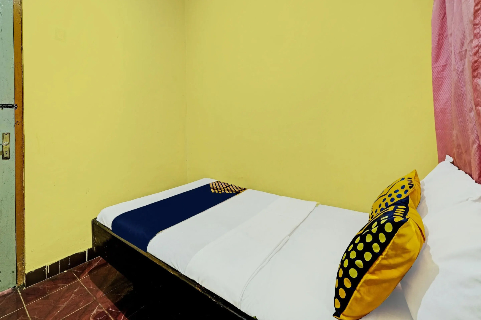 SPOT ON 92414 Hotel Pereng Sari