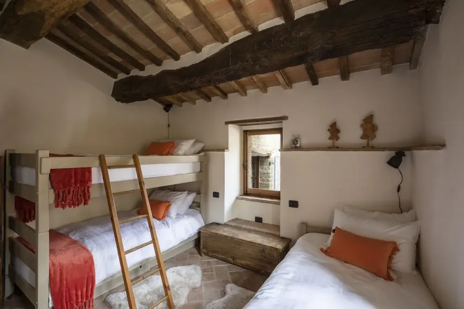 Umbrian Villa Retreat in Pietralunga With a Pool