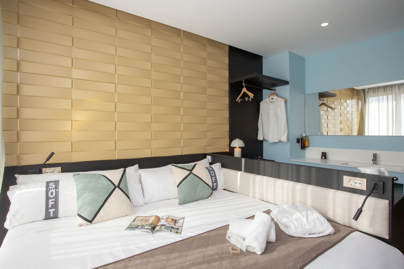 Casual Kubic Athens Hotel