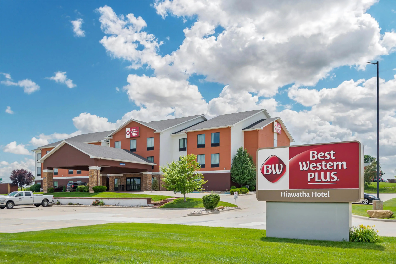 Best Western Plus Hiawatha Hotel