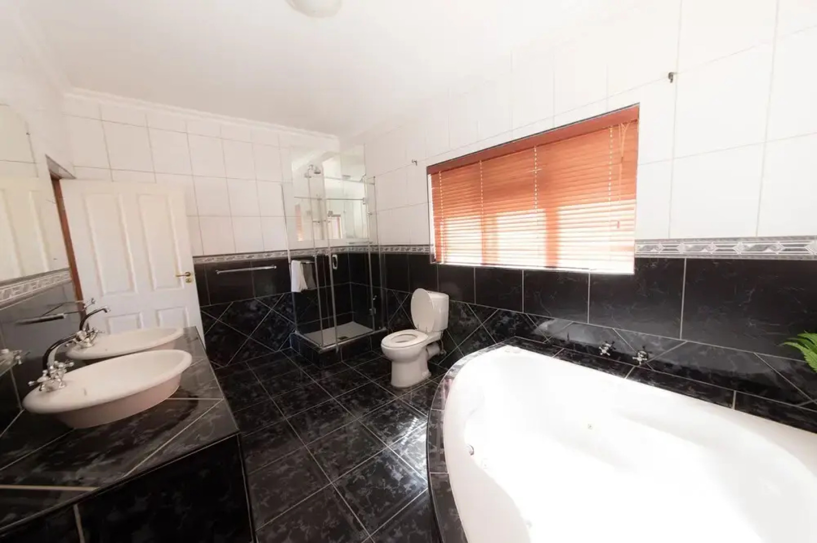 Nama White Guest House