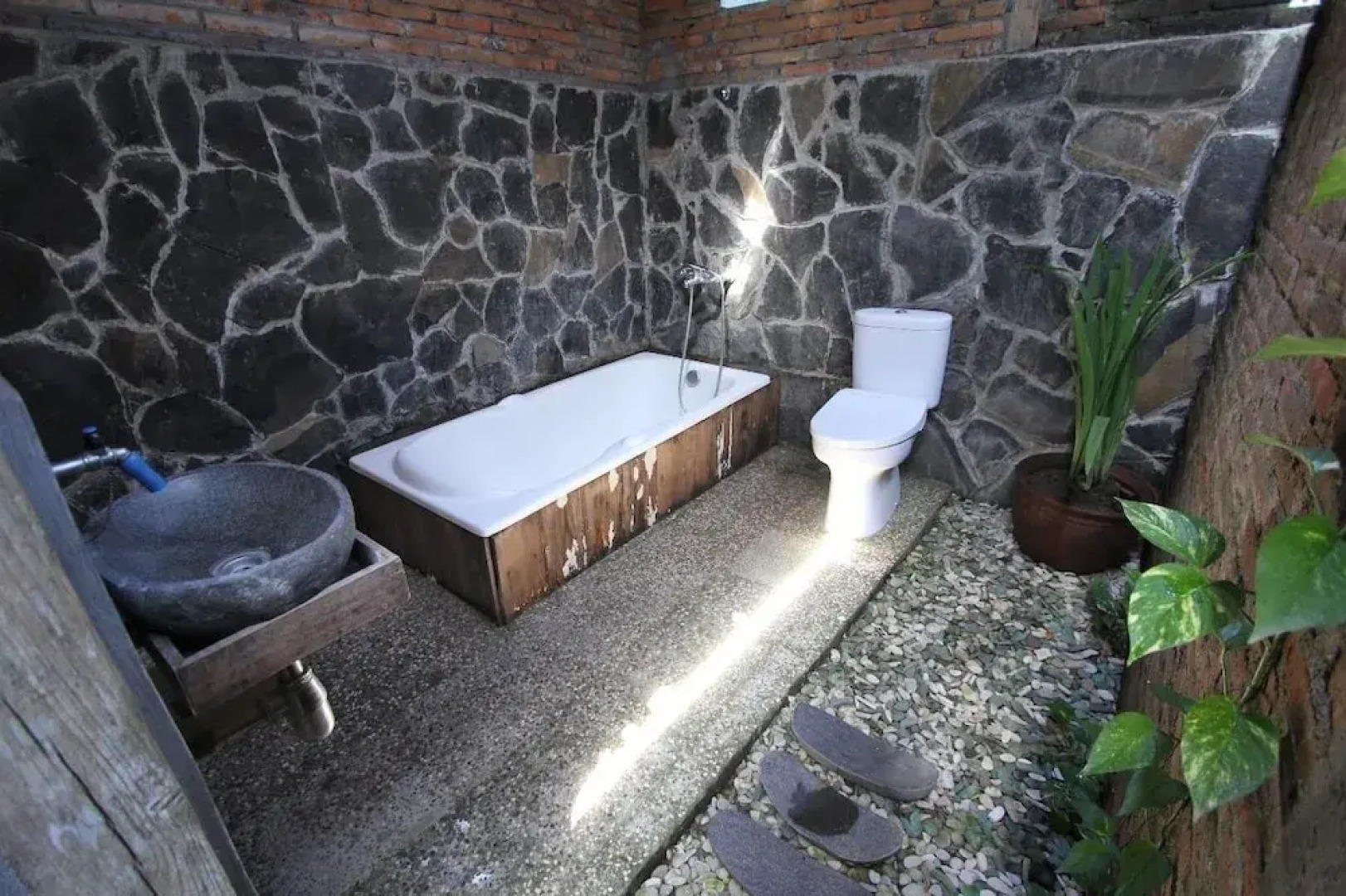 Omah Lila by The Grand Java