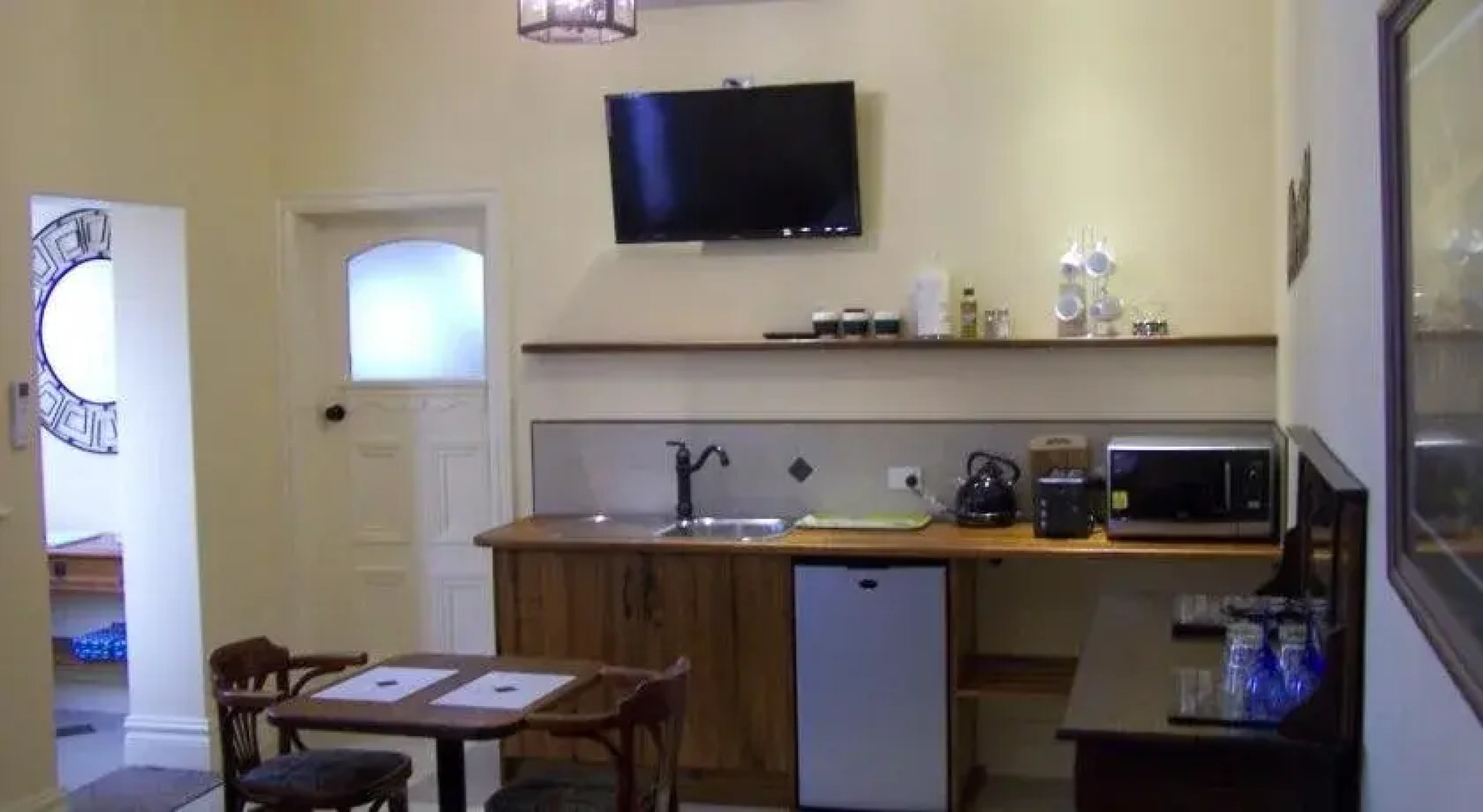 RJ's Bed & Breakfast