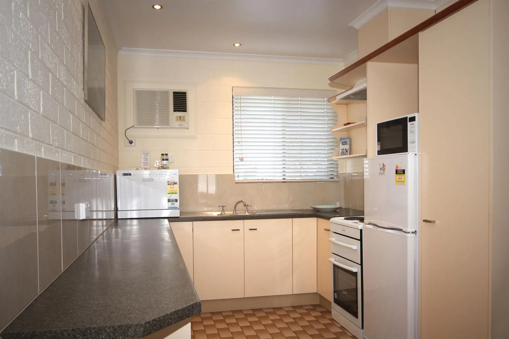 Allambi Holiday Apartments