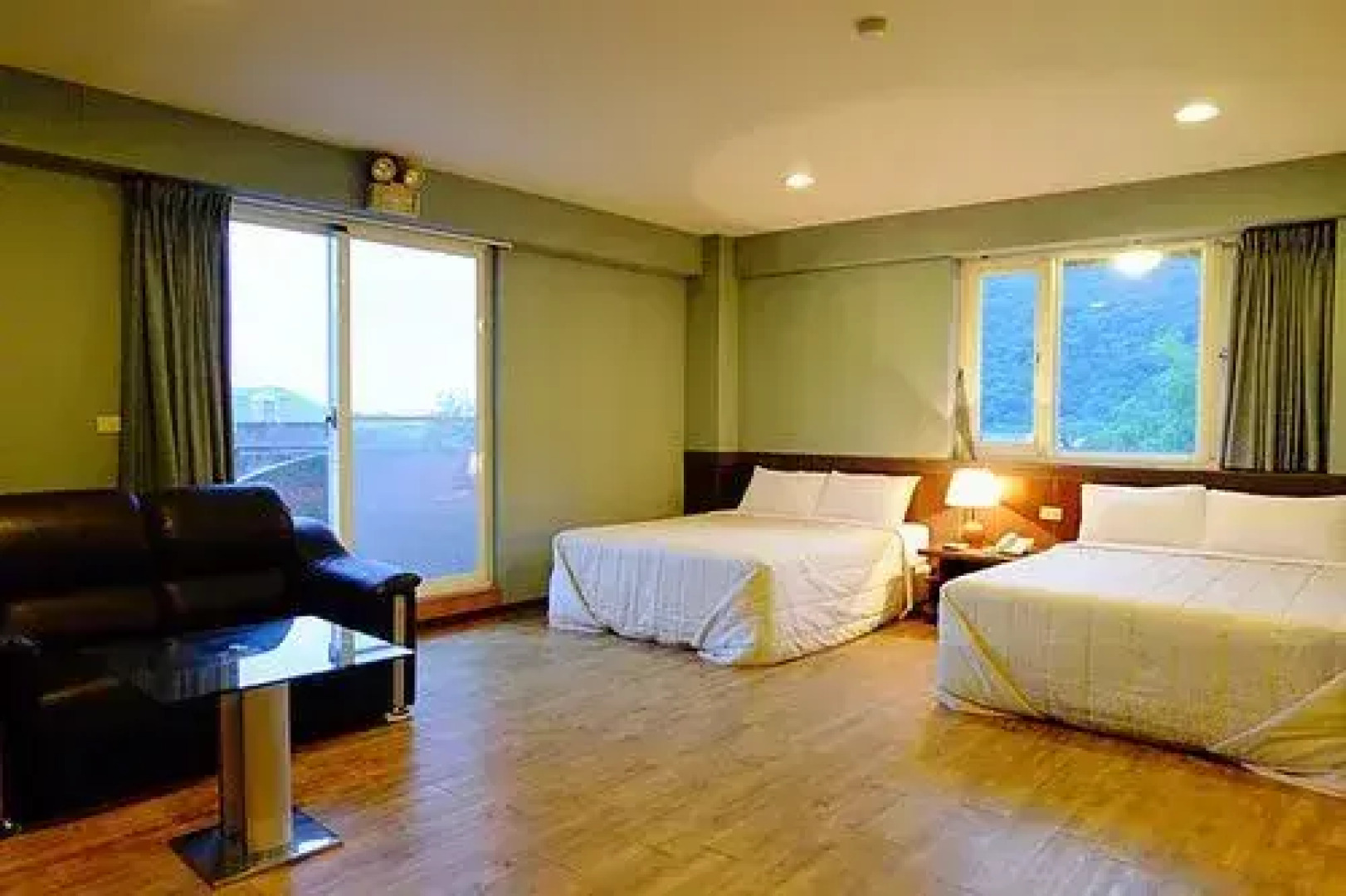 Poultry and Holiday Inn