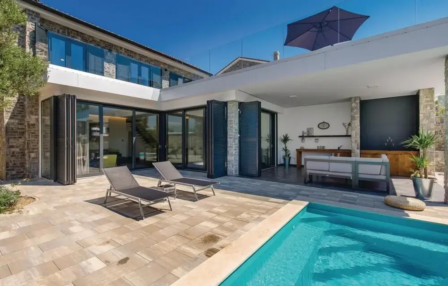 Awesome Home in Lun With Wifi, Outdoor Swimming Pool and 4 Bedrooms