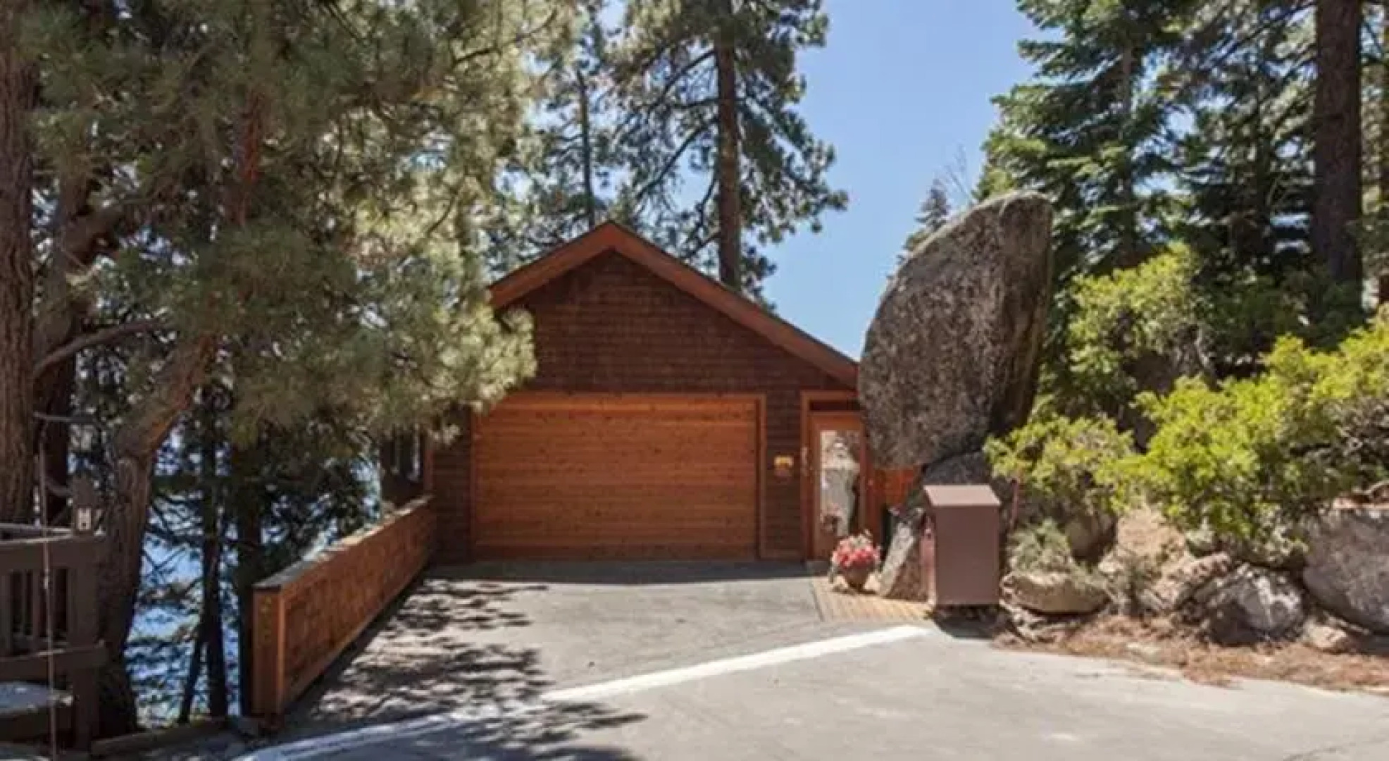 RedAwning Crystal Waters Lakefront