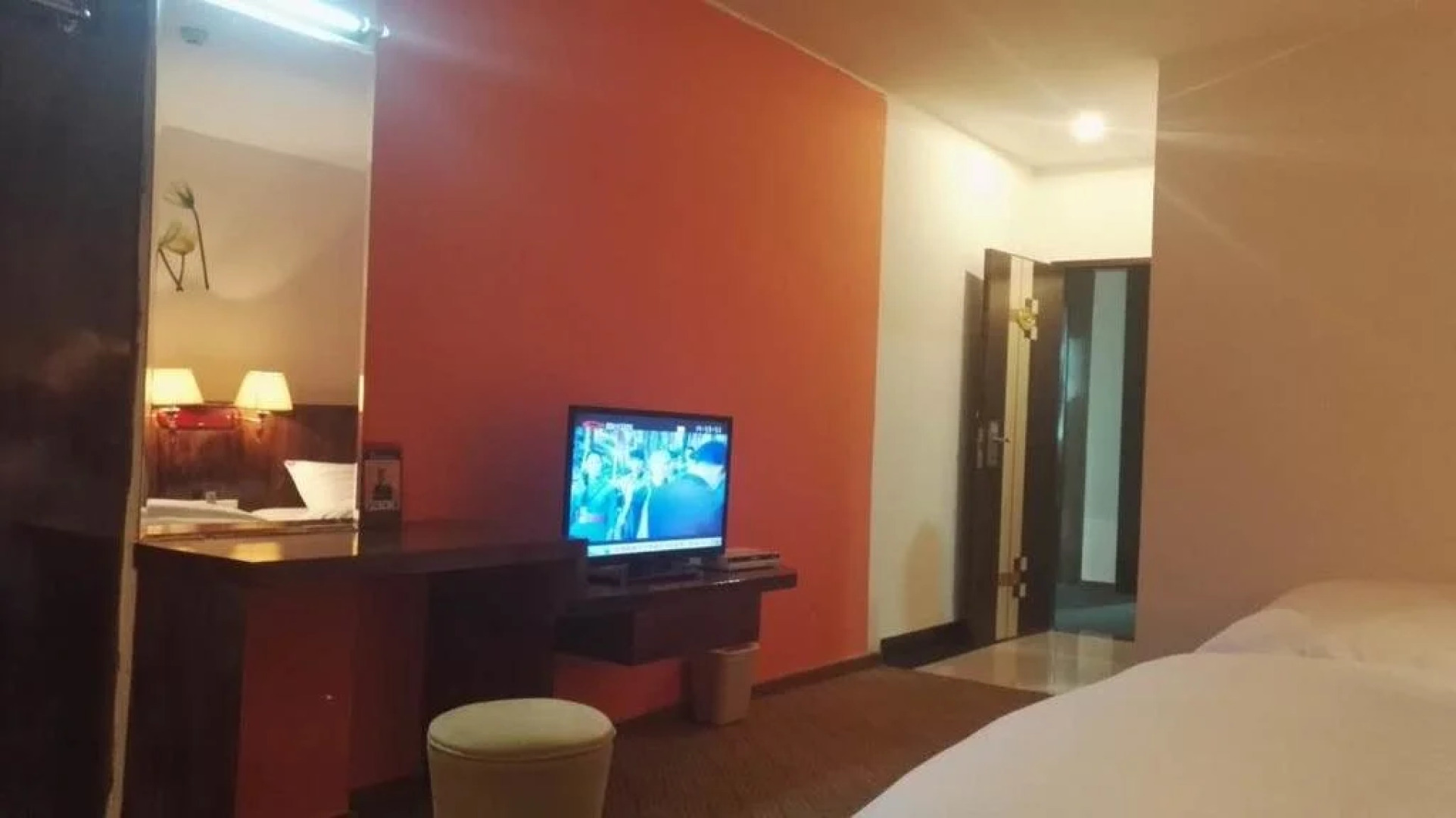 Jinjiang Business Hotel