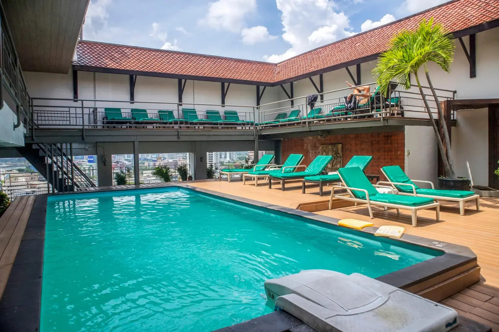 Pinnacle Lumpinee Park Hotel