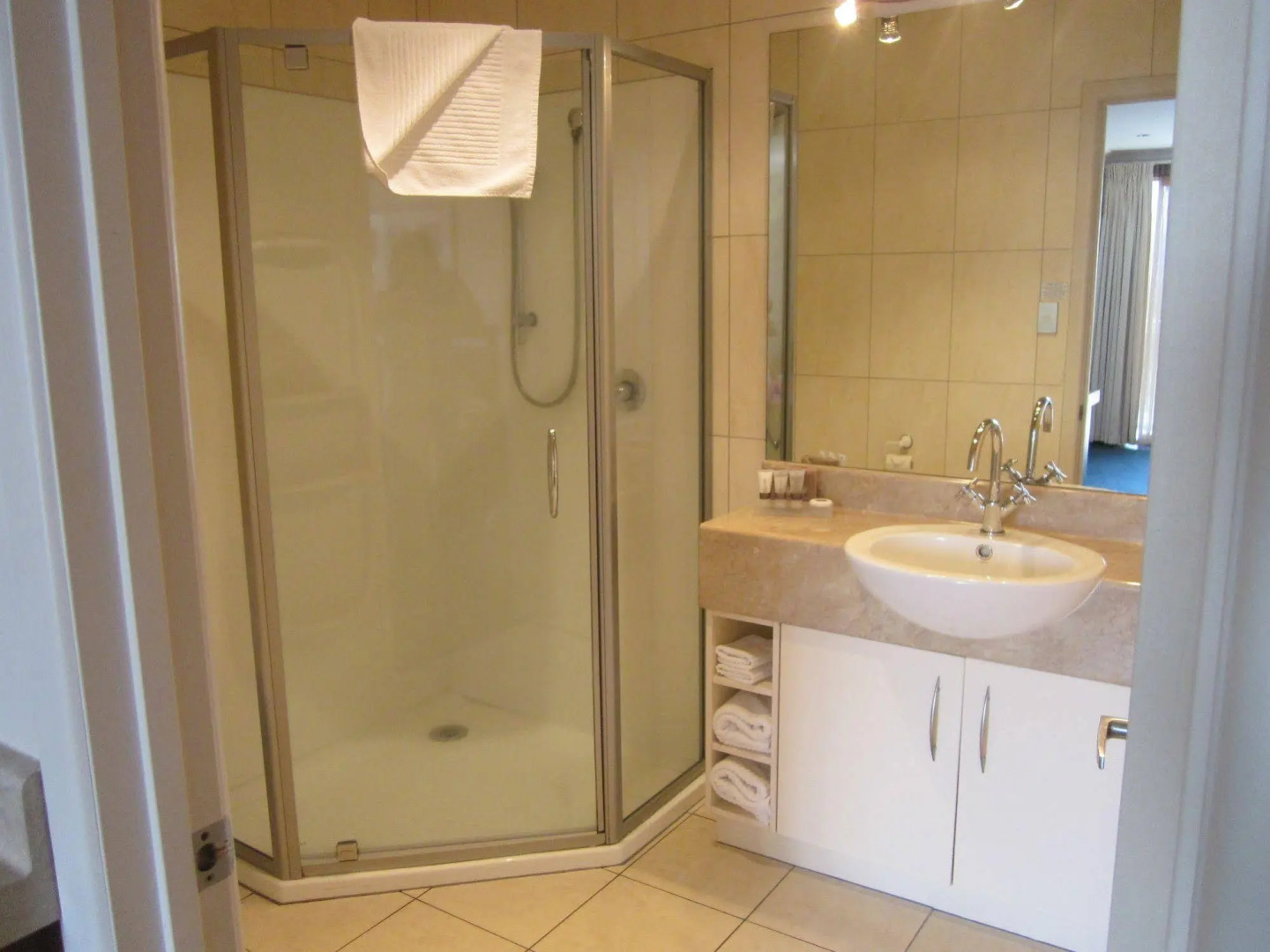 Emerald Spa Motor Inn