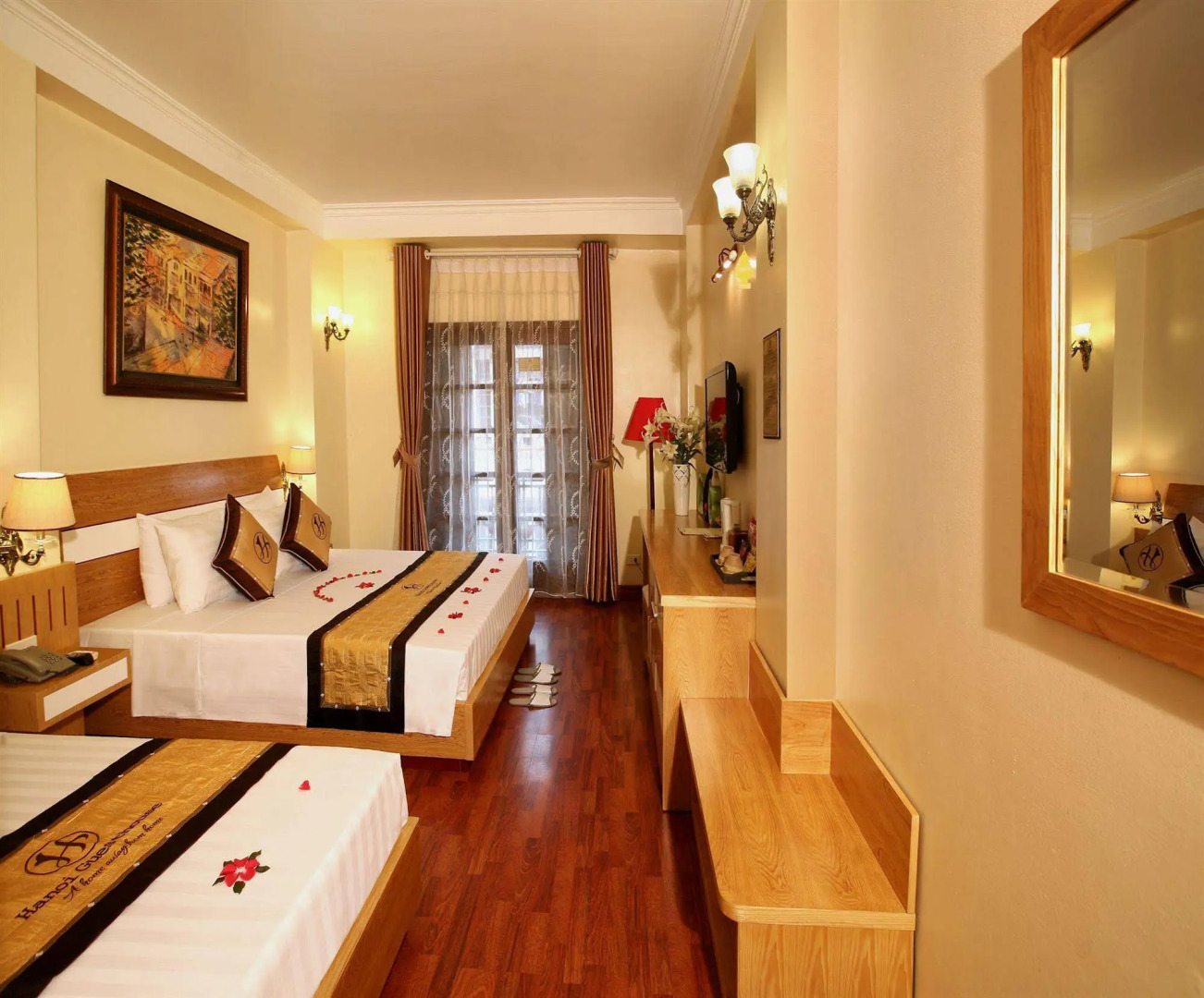 Hanoi House Hotel & Travel