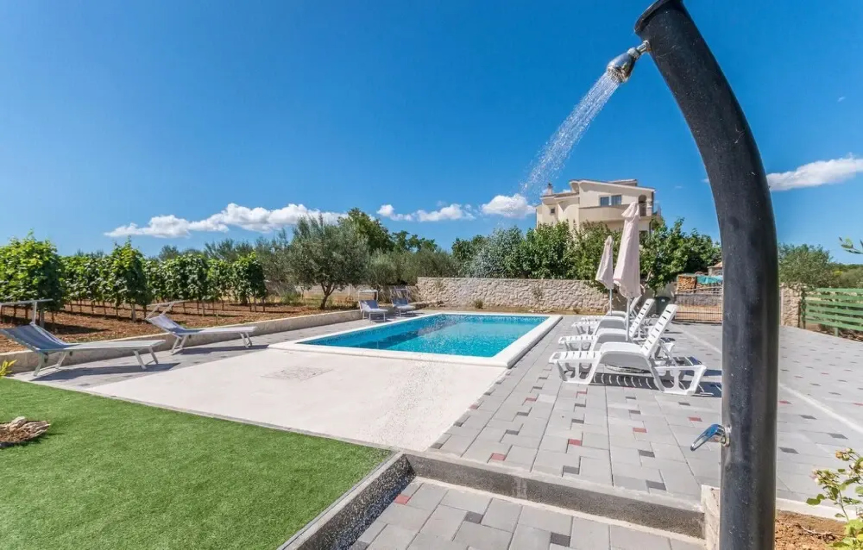 Amazing Apartment in Donje Rastane With 3 Bedrooms, Wifi and Outdoor Swimming Pool