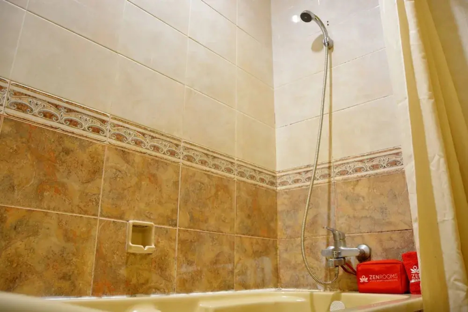 ZEN Rooms Cipayung Km. 20