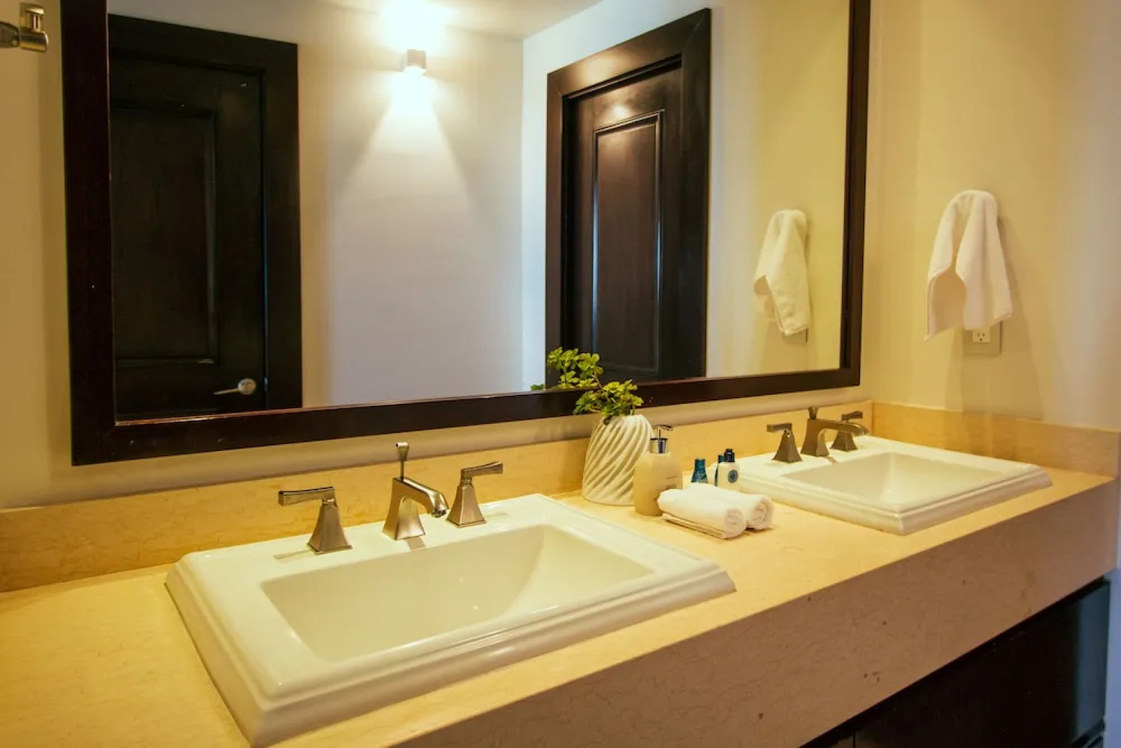 Puerta Cortés Residences by Lumina