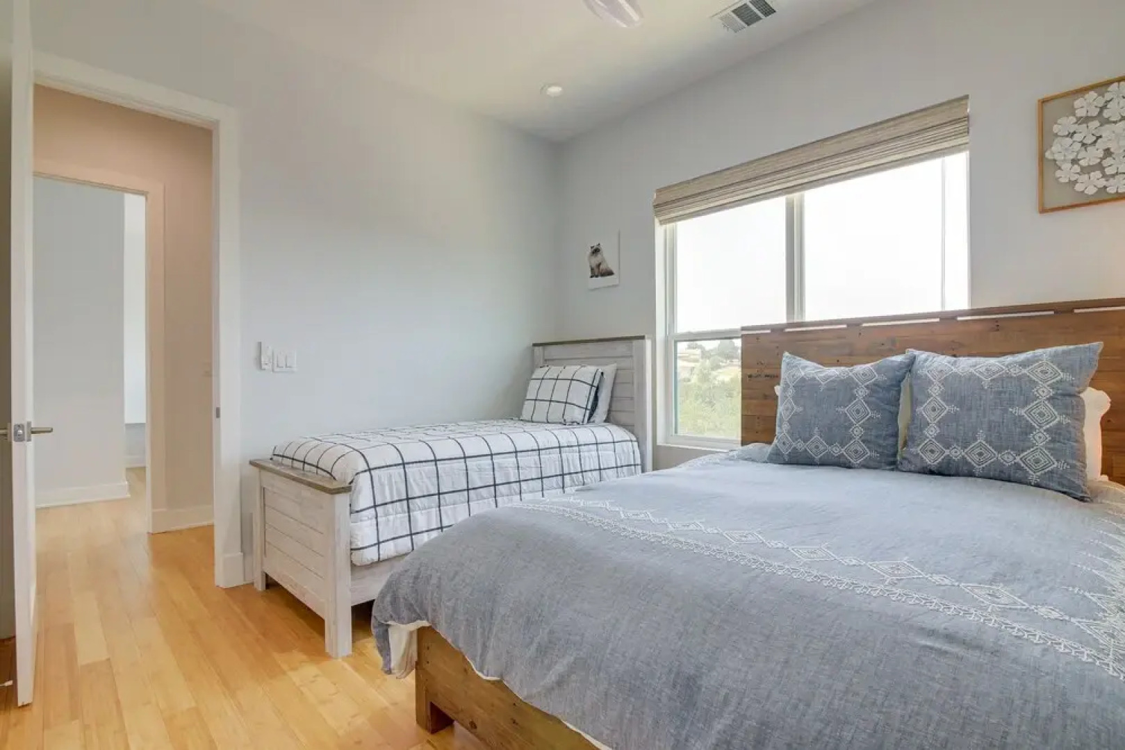 Lago Vista Condo w/ Game Room, Deck & Water Views!